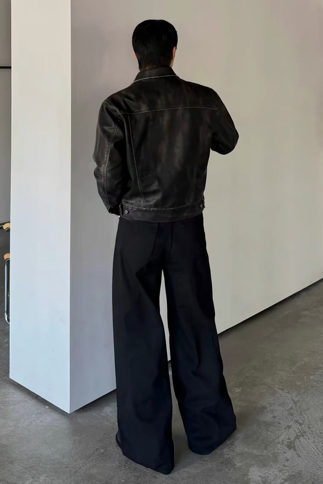 ストレートブラックデニムパンツ10122
